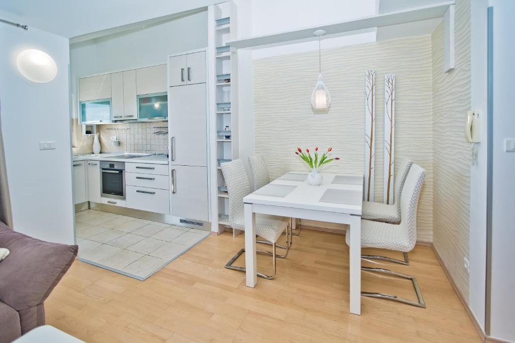 Relaxing holiday sunset apartment photo