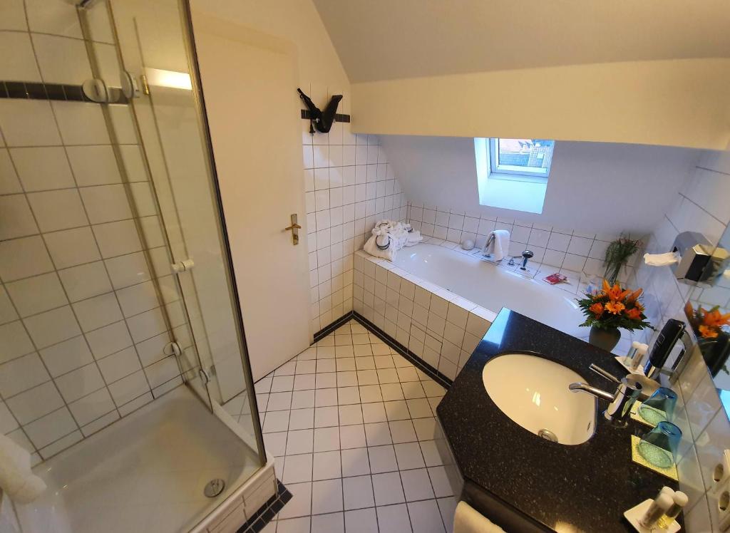Hotel Goldener Falke photo