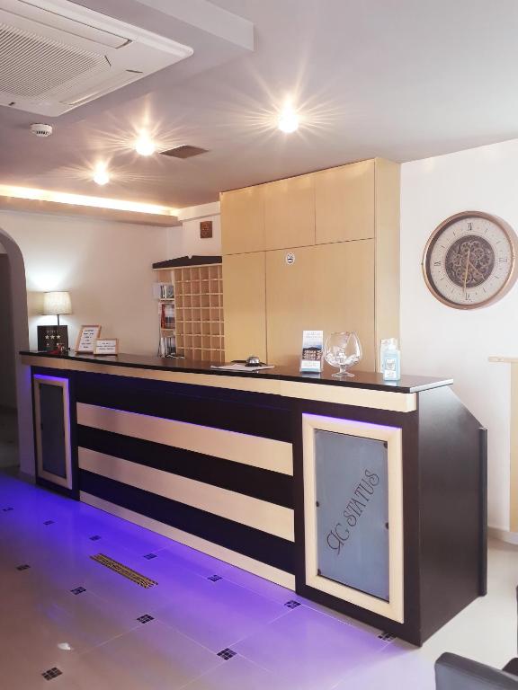 Rg Status Hotel photo