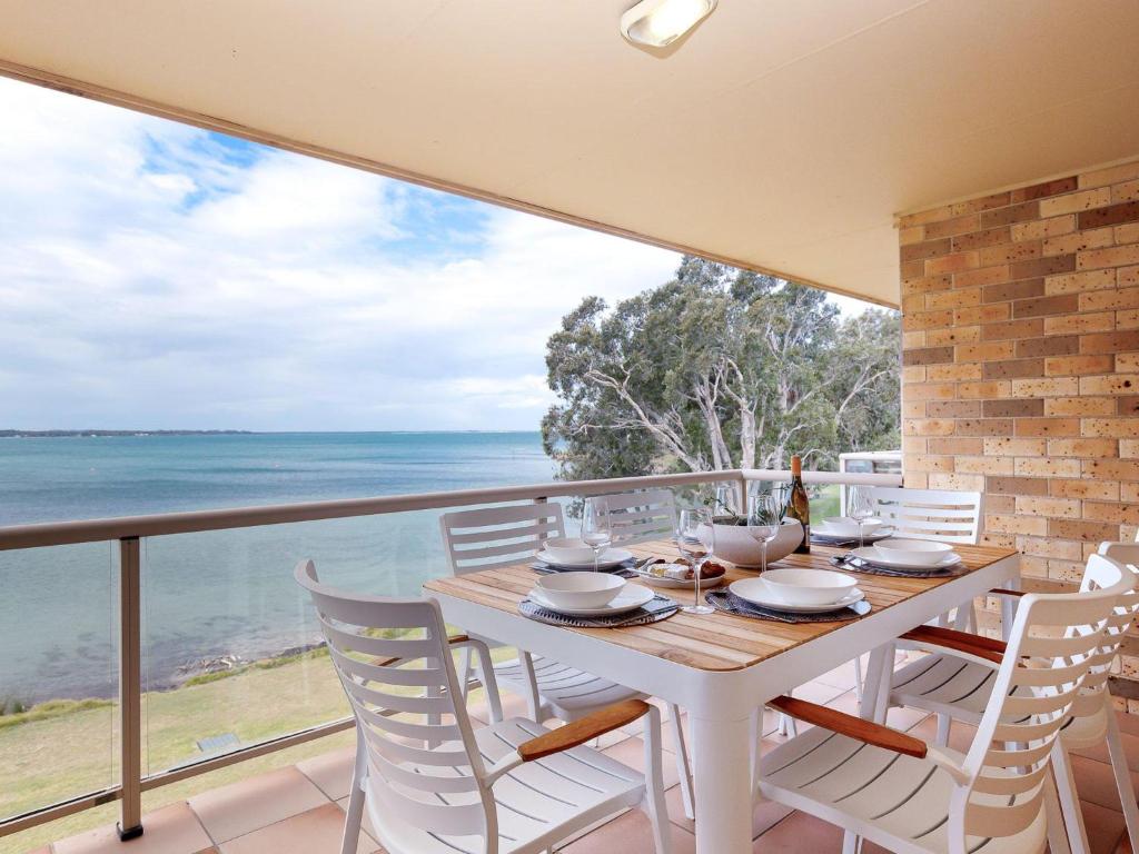 Pelican Sands 3 stunning waterfront unit with magical water views and air conditioning
