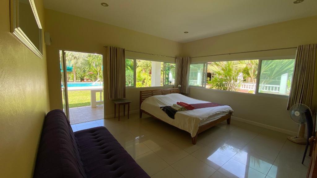 Palm Gardens Resort, Bang Saphan 전경