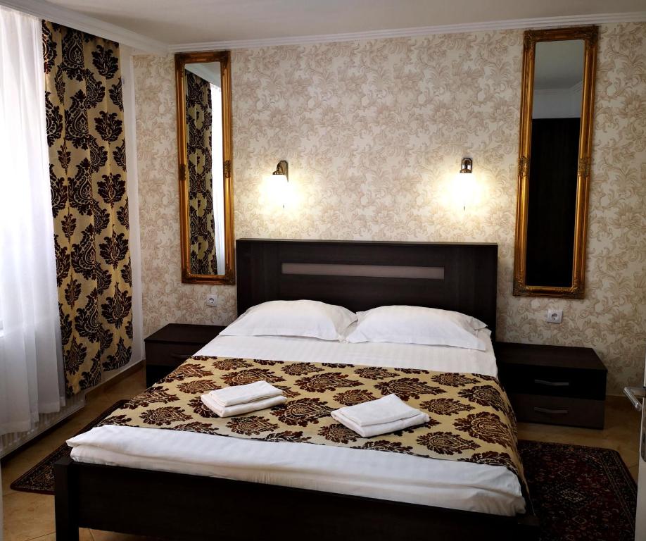 Panzio STATUS — Hotel in Hajduszoboszlo