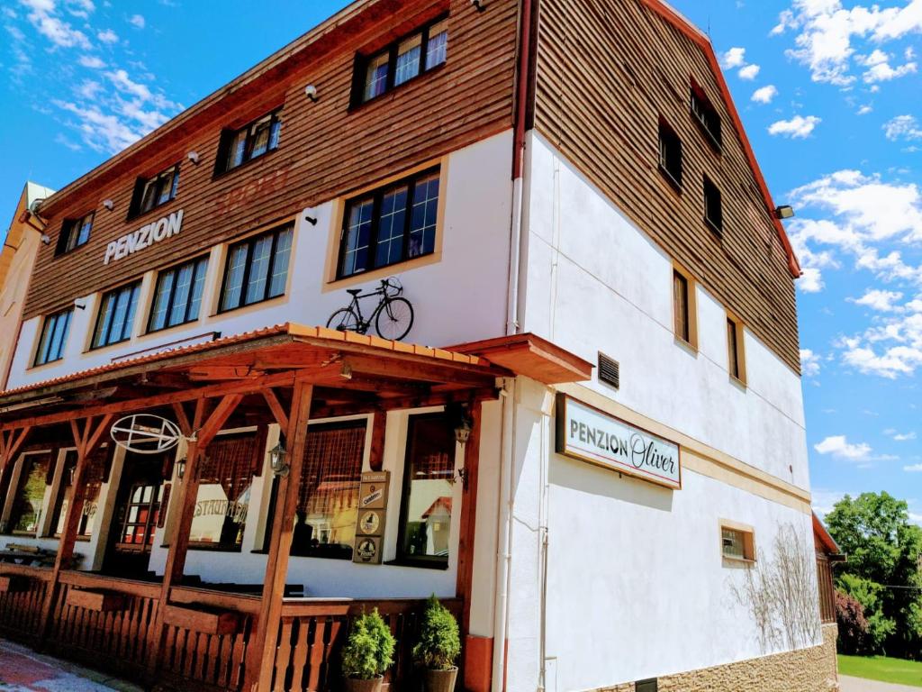 Penzion Oliver — Hotel in Zacler