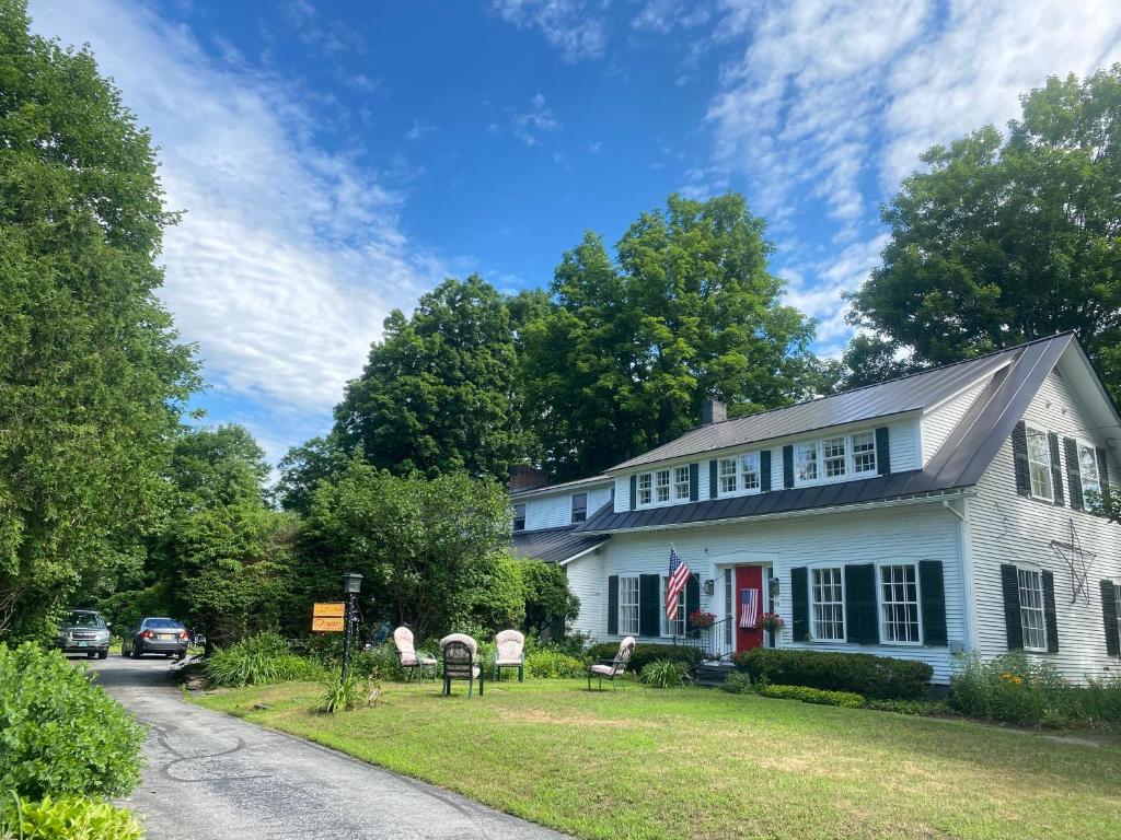 Artful Lodging &amp; Retreats — Hotel in Montpelier (VT)