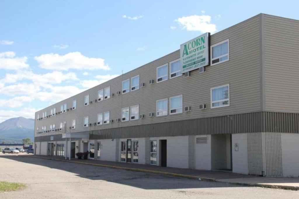 Acorn Motel, Grande Cache