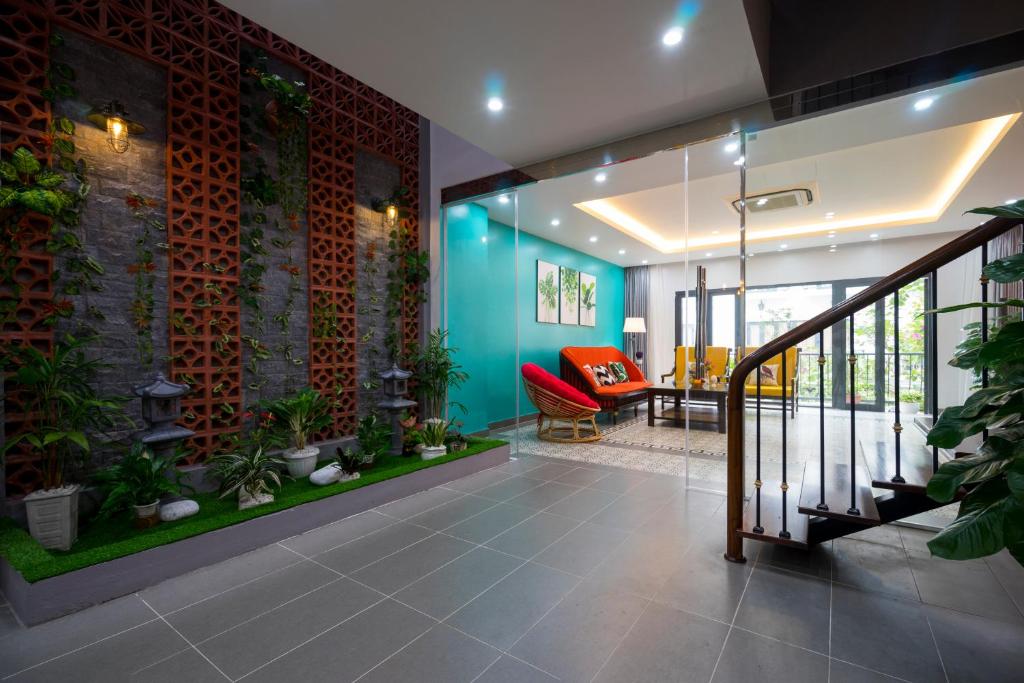 Tropical Villa Halong