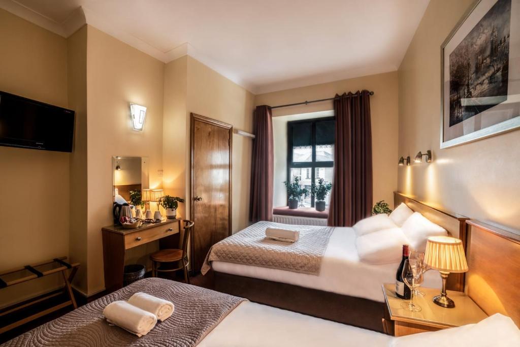 Holiday Hotel — Hotel in Galway