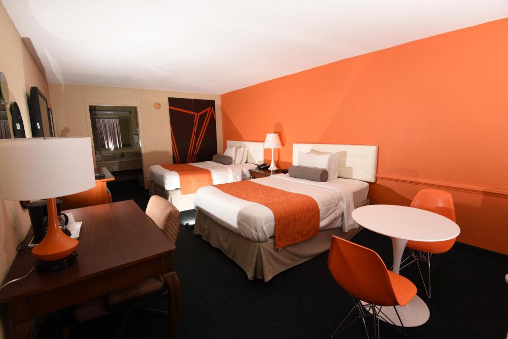 Howard Johnson Hotel & Conference Center by Wyndham Salem photo