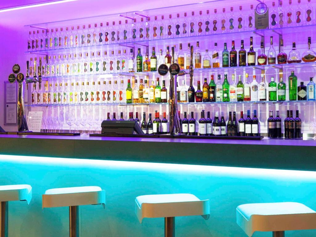 Pub/Lounge
