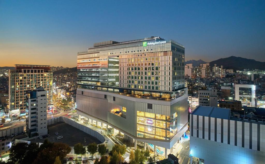 Holiday Inn Express Seoul Hongdae