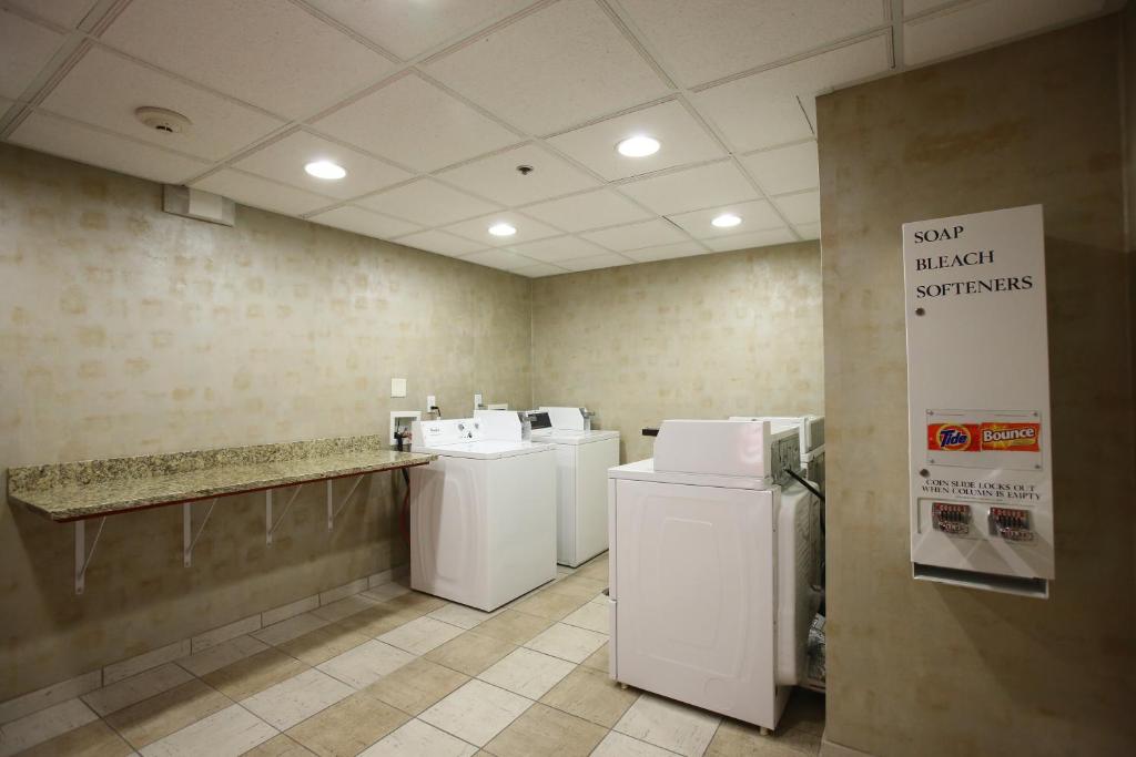 Holiday Inn Hotel & Suites Salt Lake City-Airport West Photo 41