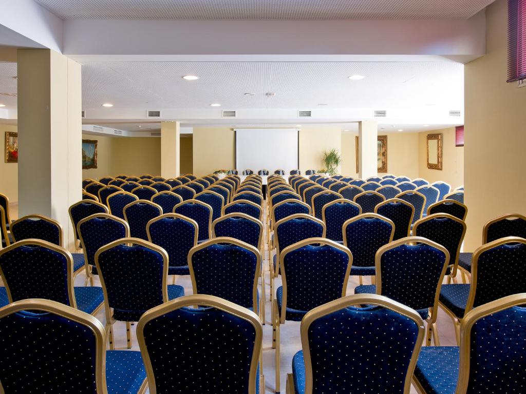 Trung tâm dịch vụ văn phòng