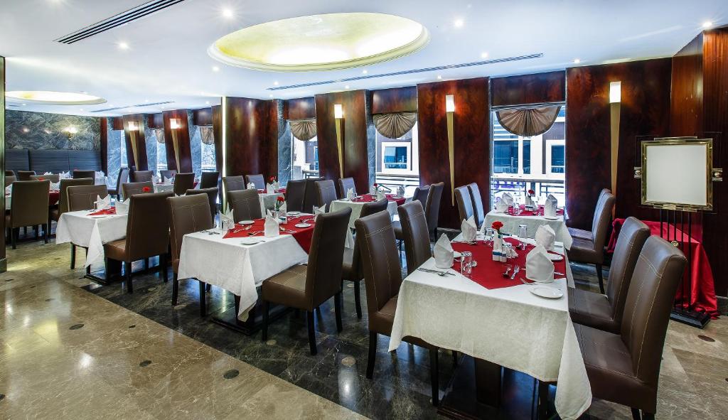 Banquet hall, Landmark Summit Hotel in Dubai