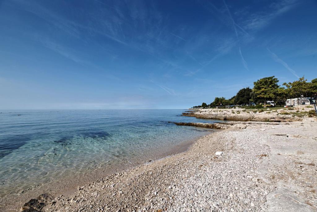Camping Ulika Mobile Homes - Naturist — Beach in Poreč, Istria