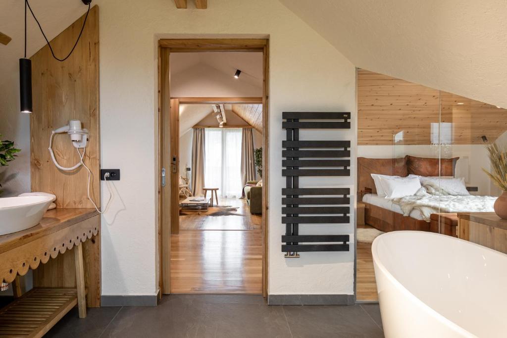 Zara Chalet photo