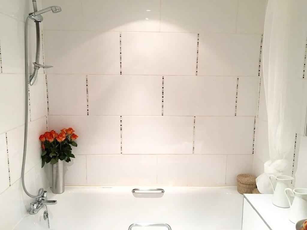 Schulz Hotel Berlin Wall At The East Side Gallery Berlin