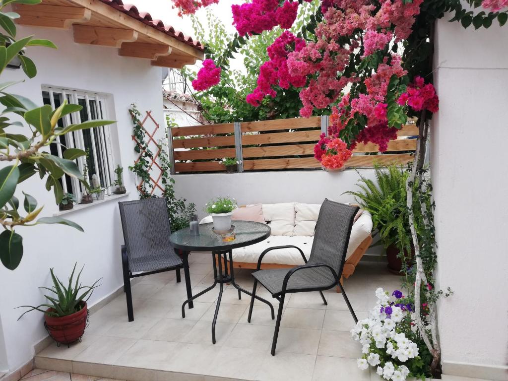 Small Studio with Yard, Chania