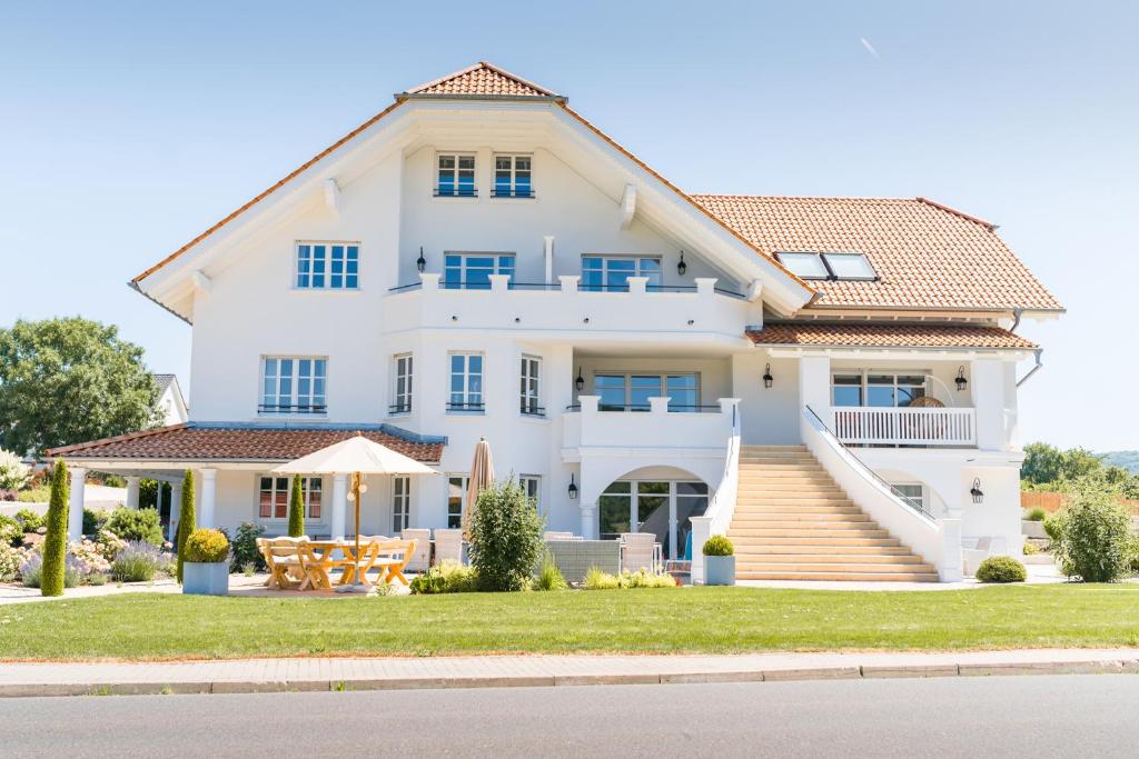 Belle Maison - Das kleine Hotel — Hotel in Werbach