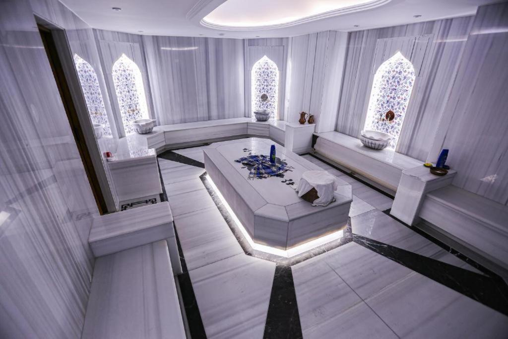 로열 갈라타 호텔