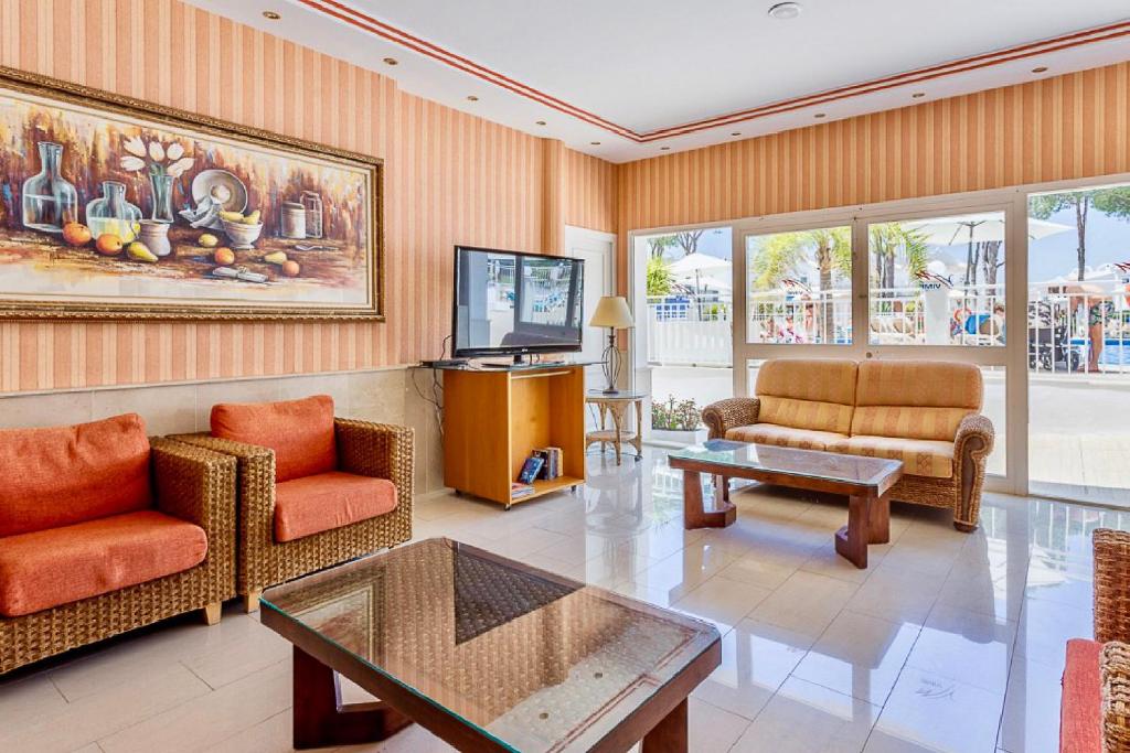 Marbella Pool & Whirlpool Sauna Resort - Happy Rentals photo