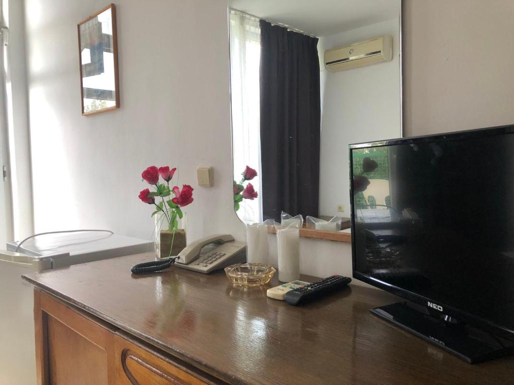Sunny Varshava Hotel- безплатен паркинг на 5 минути от хотела и трансфер до паркинга photo