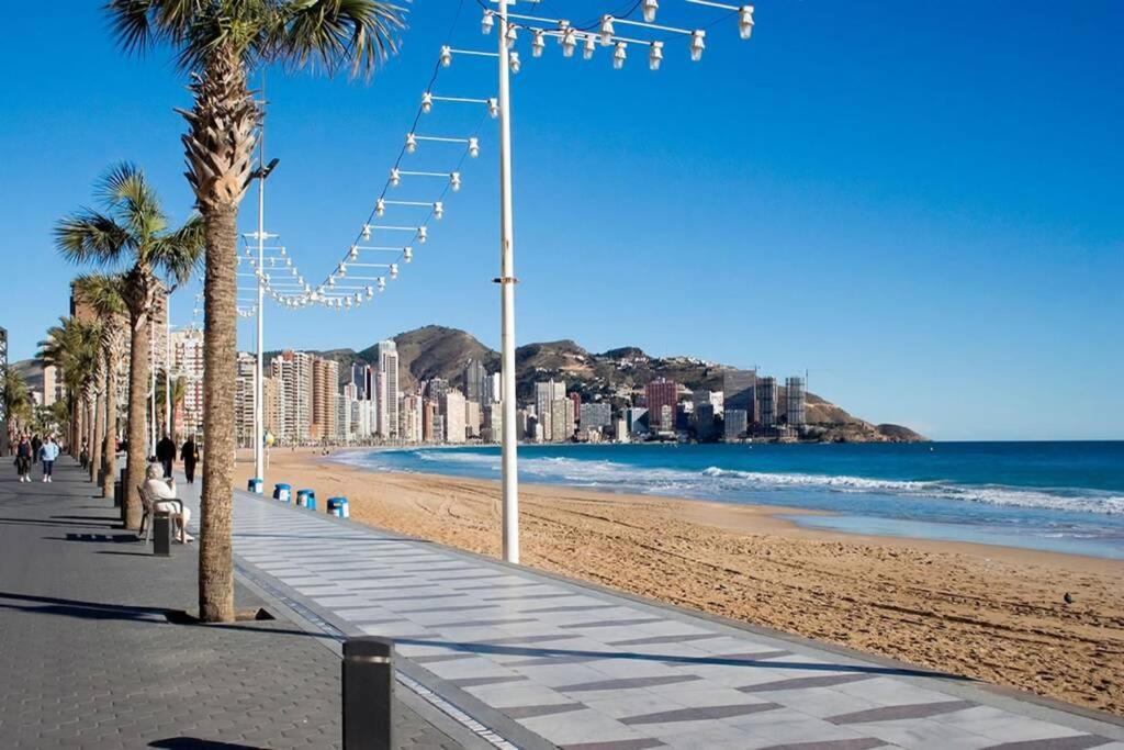 Apartamento mediterraneo, muy centrico, en Plaza Triangular, soleado, con jardines y piscina y la pl photo