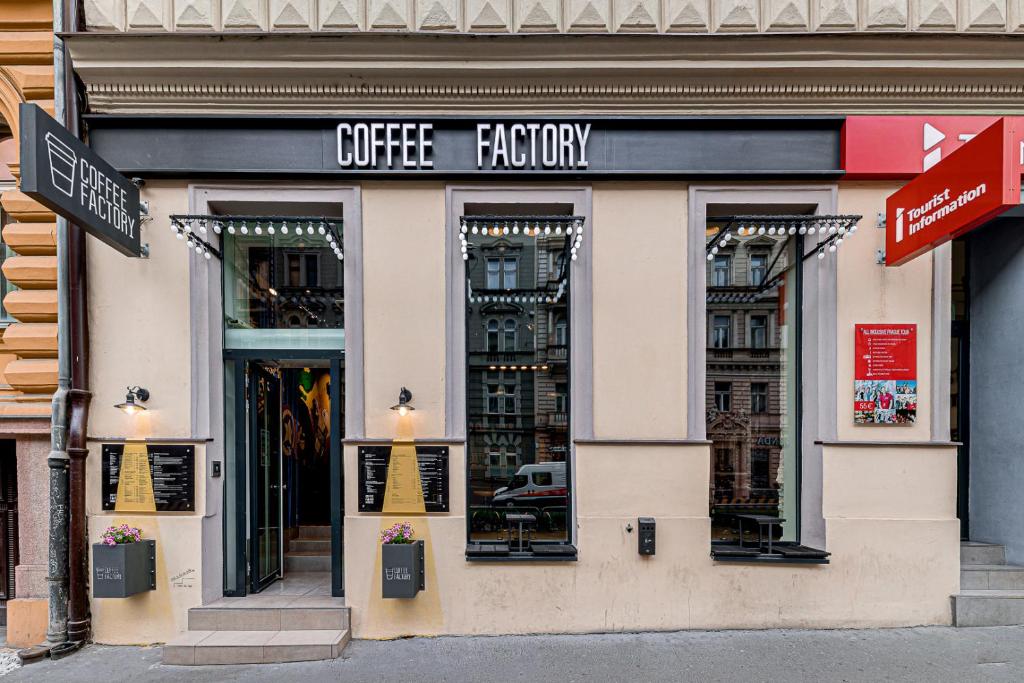 Restaurant, Royal Court Apartments in Prague