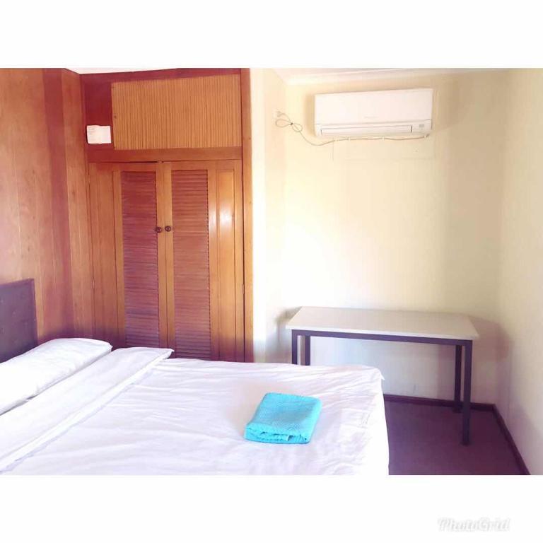 Meekatharra Hotel — Hotel in Meekatharra
