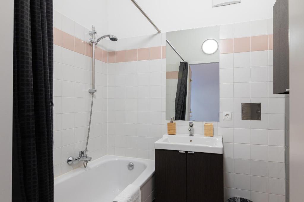 Vienna Central Station Residence photo