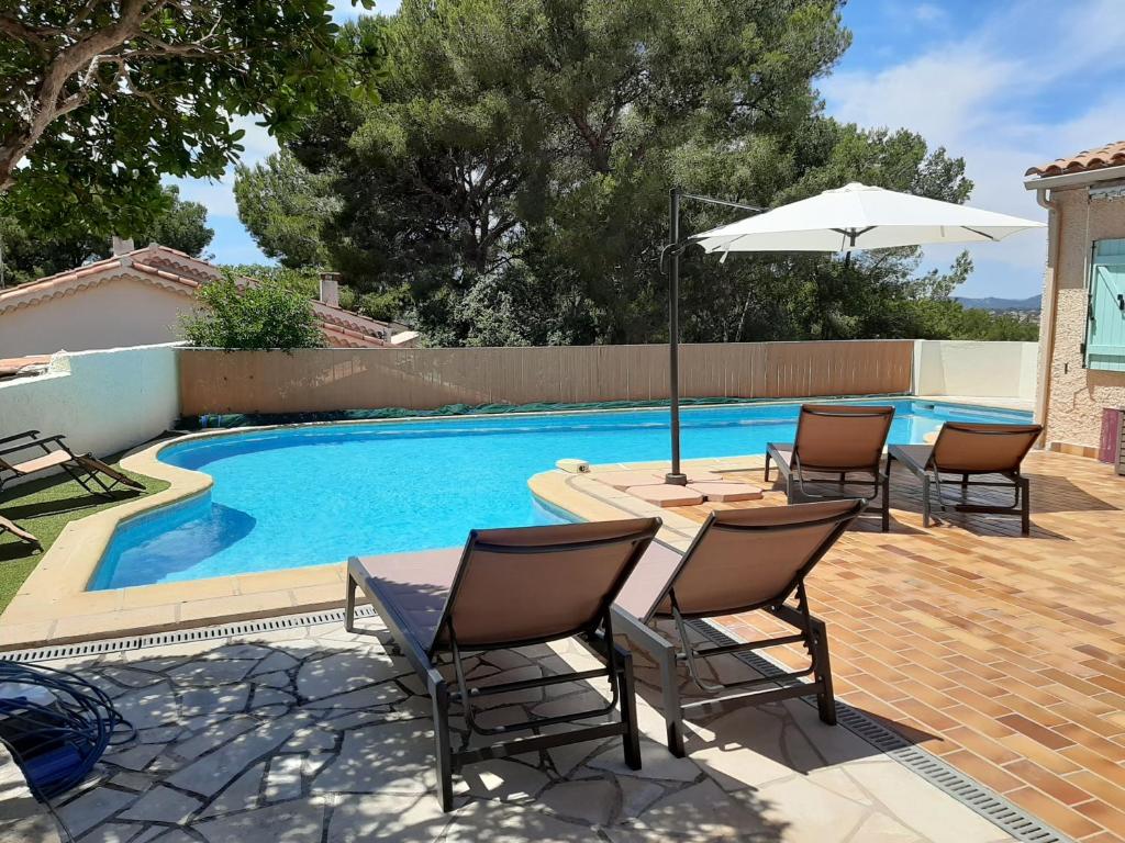 Villa avec grande piscine plage et port de Sanary à pieds - 2
