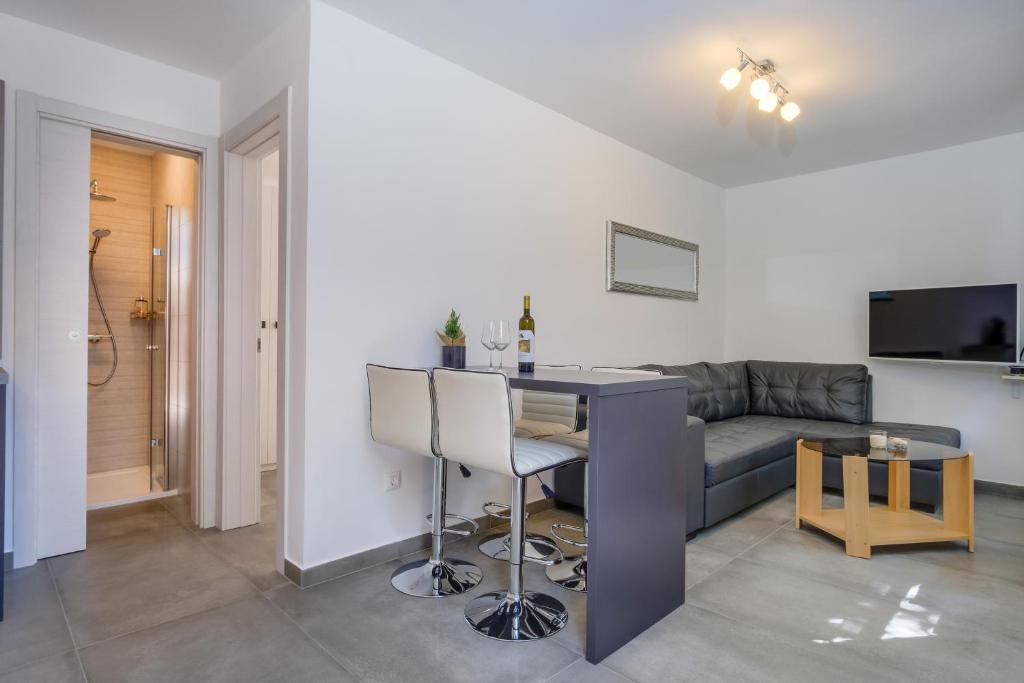 Leonida, Mali Lošinj