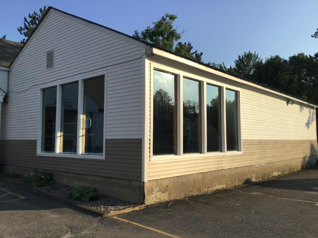 Stonybrook Motel & Lodge photo
