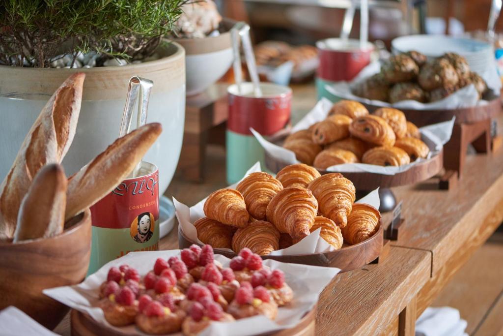 Еда и напитки