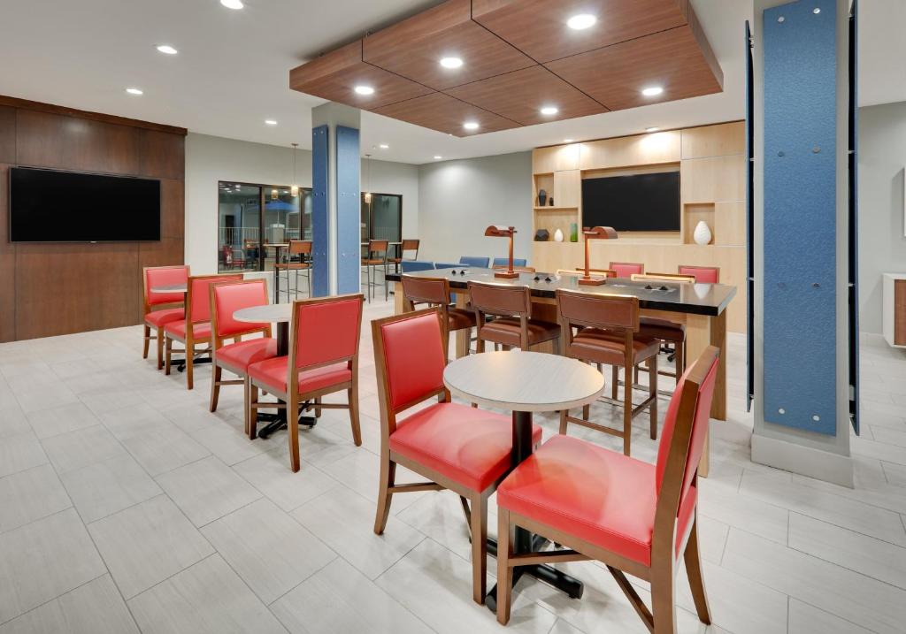 Holiday Inn Express & Suites San Antonio NW Near Seaworld by IHG お料理のイメージ
