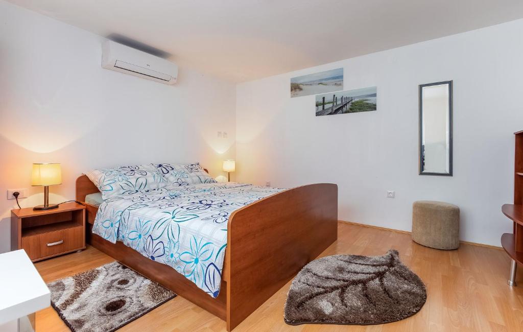 Ivana B4 n1 — Hotel in Porec