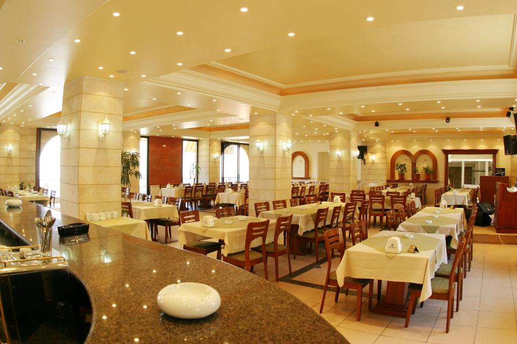 Restaurant, Valley View Hotel - Hammana in Hammana