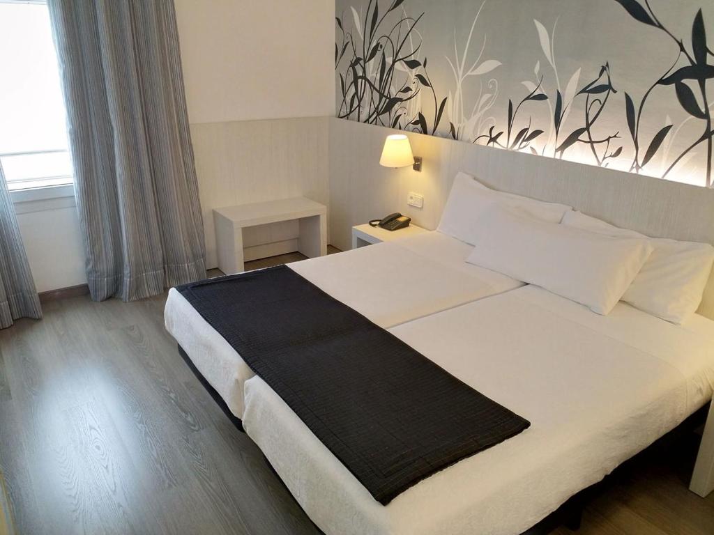 Hotel Mediterrani photo