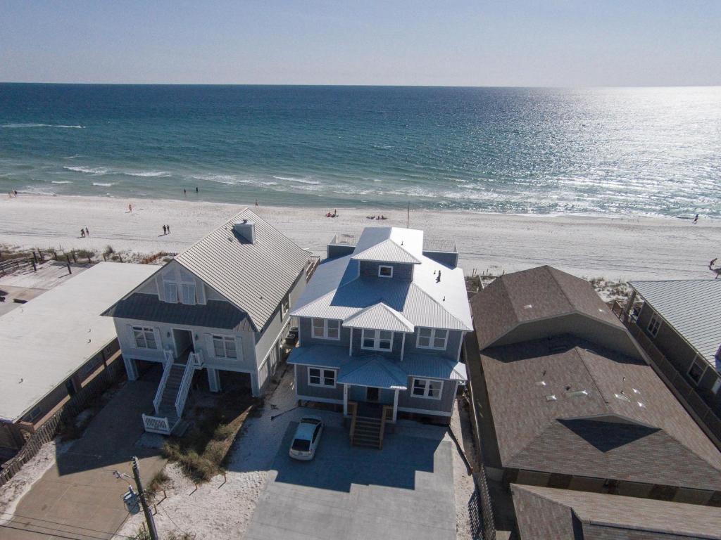 Making Waves - Huge Heated Beachfront Pool & Hot Tub! Best In Pcb!, Panama City Beach