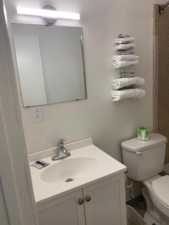 Budget Inn photo