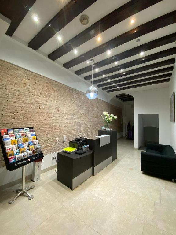 Hostal Drassanes photo