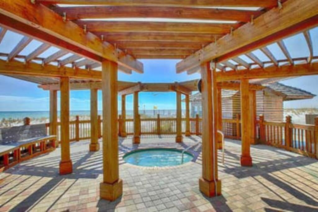 Facilities, Beach Front 18th Flr, Best Ocean View, New Upgrades in Destin (FL)
