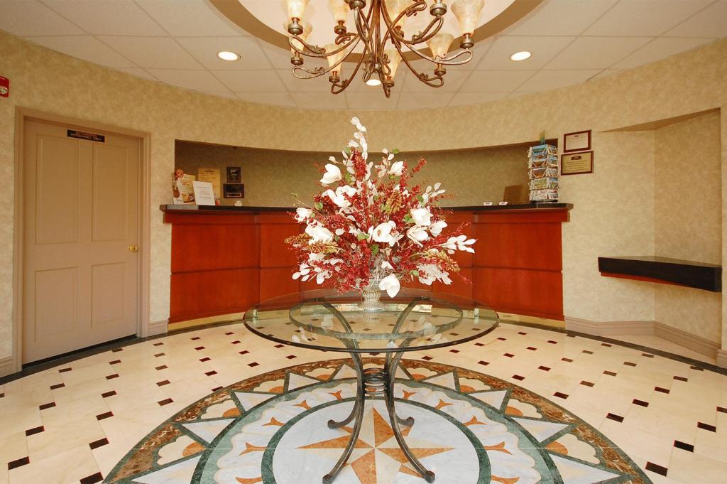 Howard Johnson by Wyndham Newburgh