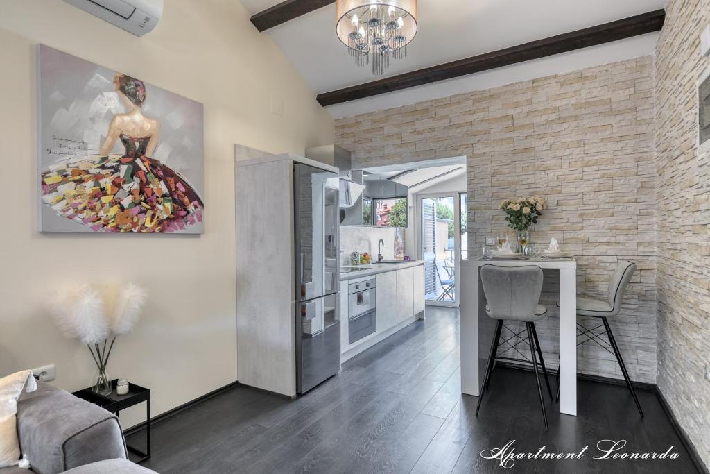 Penthouse Leonarda with private parking, Pula