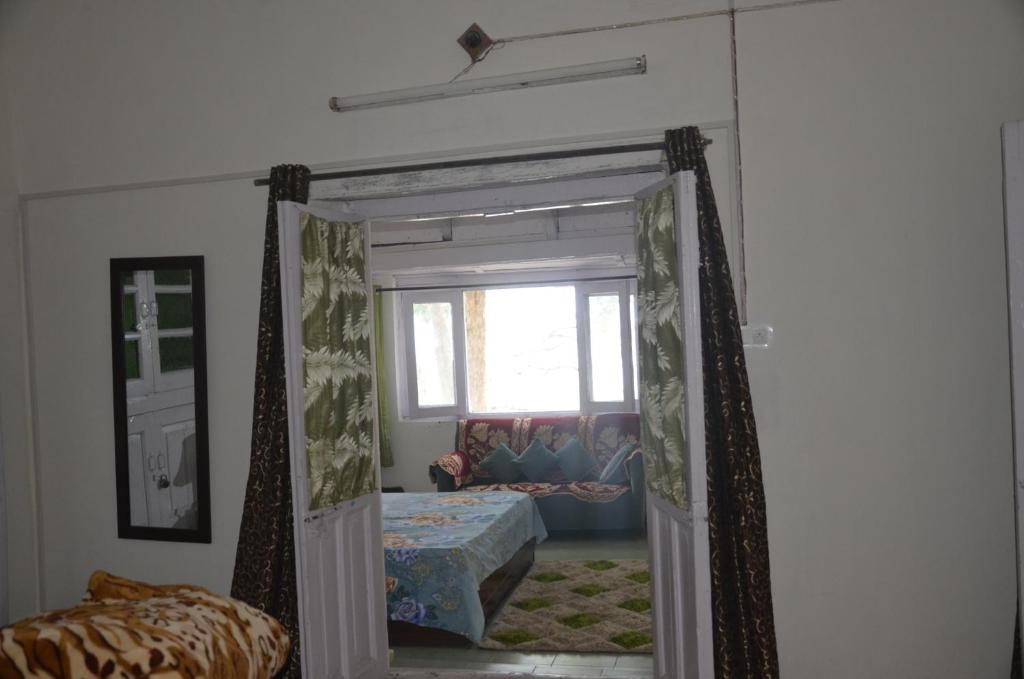 Dingle House photo