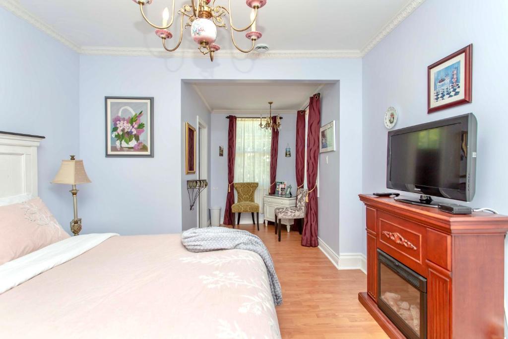 Redwood Bed and Breakfast Photo 46