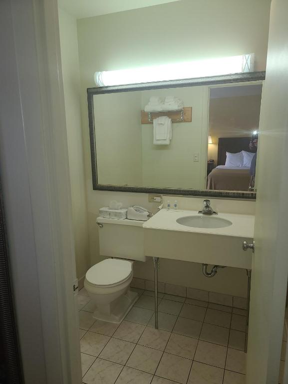 Budget Inn - Farmington photo