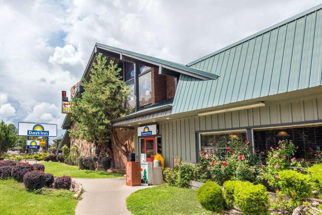 Days Inn by Wyndham Show Low, Show Low