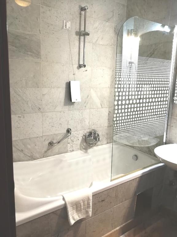 Hotel Phoenix Photo 35