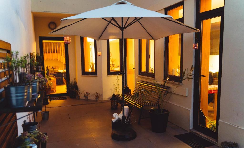 Spacious House in Porto + Garden, Porto