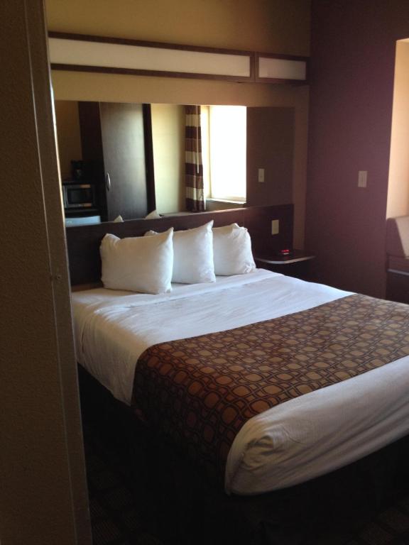 Microtel Inn & Suites By Wyndham Sidney Photo 29